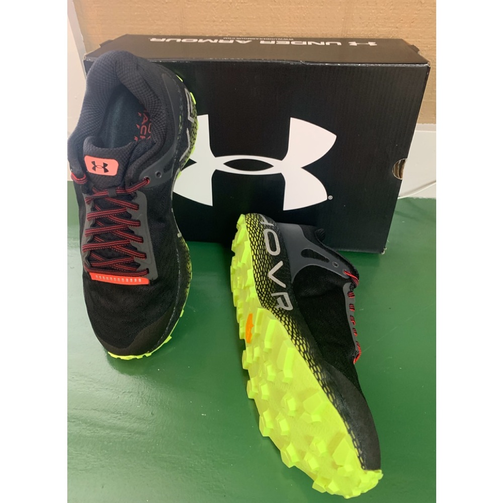 NEW UNDER ARMOUR SNEAKERS